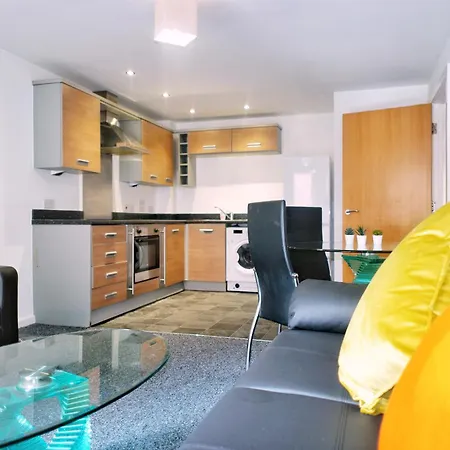 2 Bed Ensuite With Balcony And Free Onsite Secure Parking Manchester Exterior photo