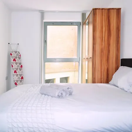 2 Bed Ensuite With Balcony And Free Onsite Secure Parking Manchester Exterior photo