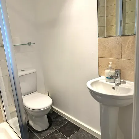 2 Bed Ensuite With Balcony And Free Onsite Secure Parking Manchester Exterior photo
