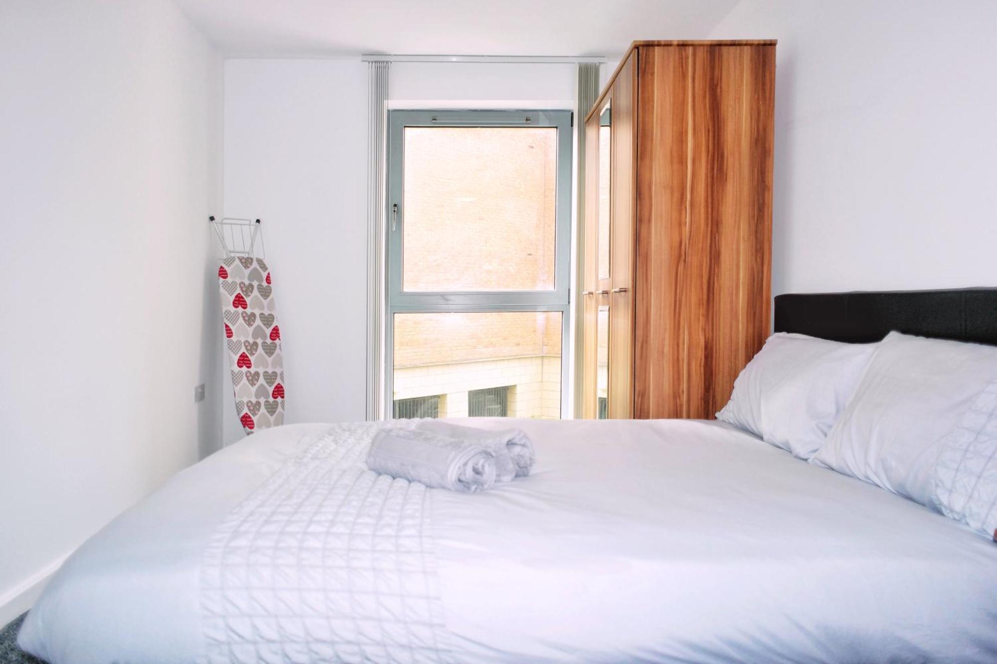Appartement 2 Bed Ensuite With Balcony And Free Onsite Secure Parking *