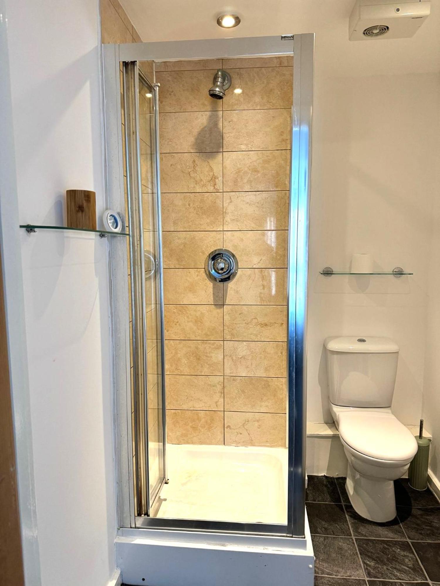 Appartement 2 Bed Ensuite With Balcony And Free Onsite Secure Parking